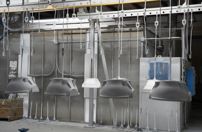 image of aluminum castings being powder coated at Aluminum Castings Company
